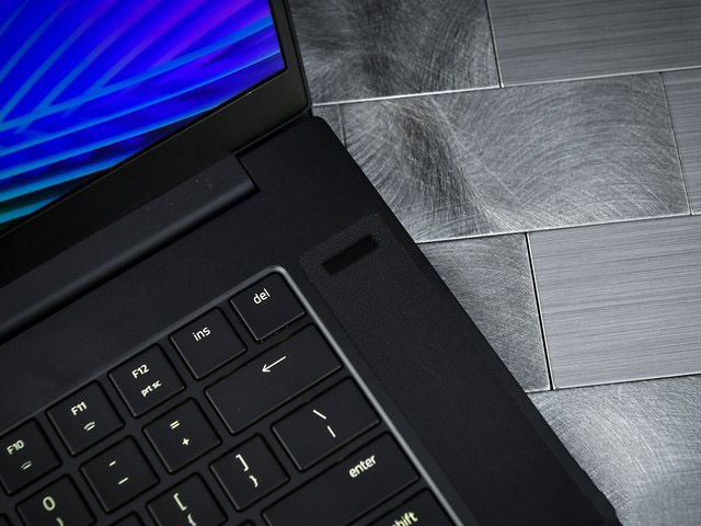 雷蛇灵刃15值得买吗 雷蛇灵刃15游戏本全面图解评测