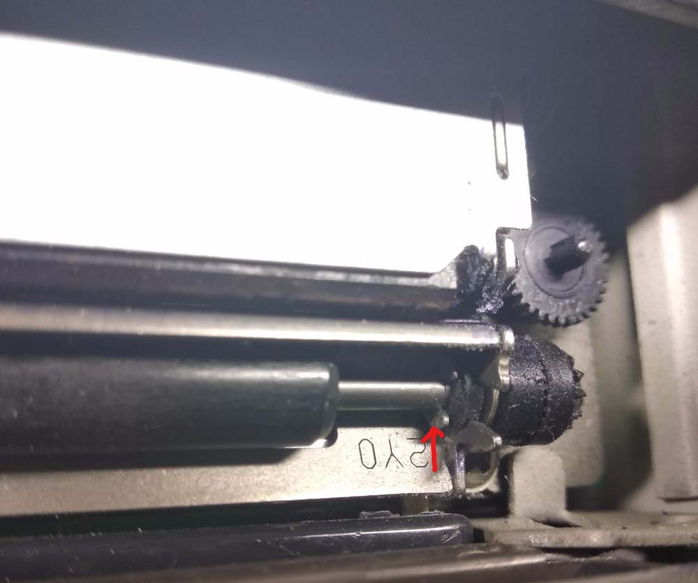 爱普生M150II打印机不进纸怎么更换走纸轮?