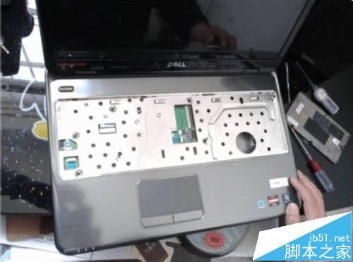 戴尔M5010笔记本怎么拆机清灰?