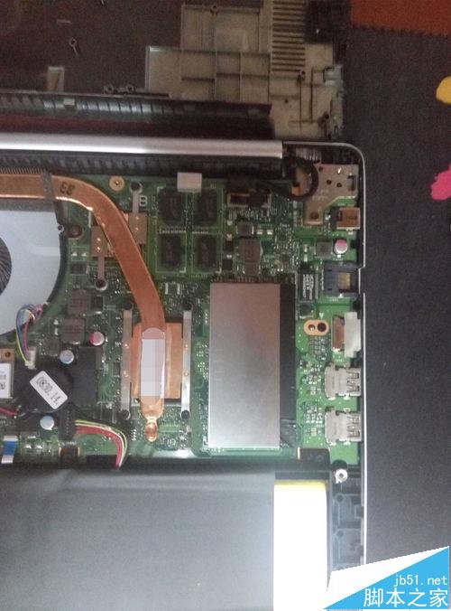 华硕v451l笔记本怎么拆机安装内存条?