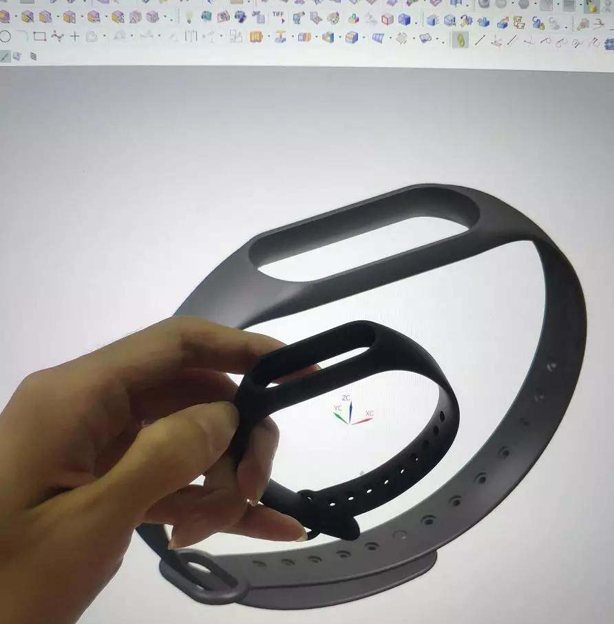 UG怎么建模三维立体的小米手环?