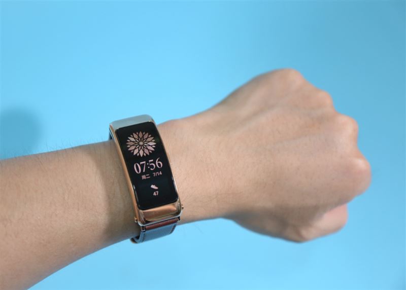 华为手环B6好用吗 华为手环B6上手体验