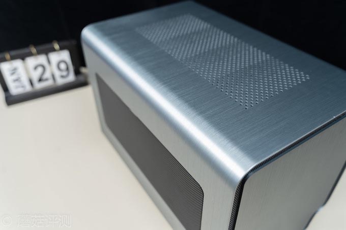 乔思伯JONSBO V8抽拉式机箱值得买吗 乔思伯JONSBO V8抽拉式机箱评测