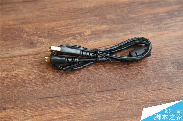 七彩虹HIFI C10开箱图赏:更加便携外观更精简