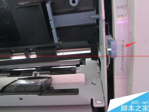 LQ-690K打印机出错 将一页内容打成两个半页怎么办？