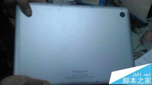 苹果Mac Pro吸入式光驱怎么取出小光盘?