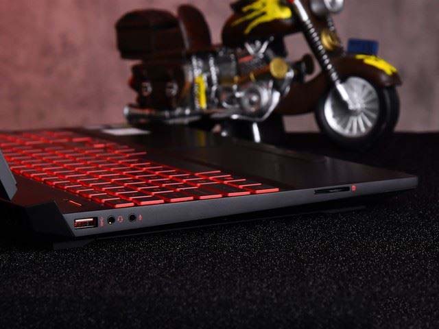 惠普暗影精灵5笔记本性能如何 惠普暗影精灵5拆机+评测