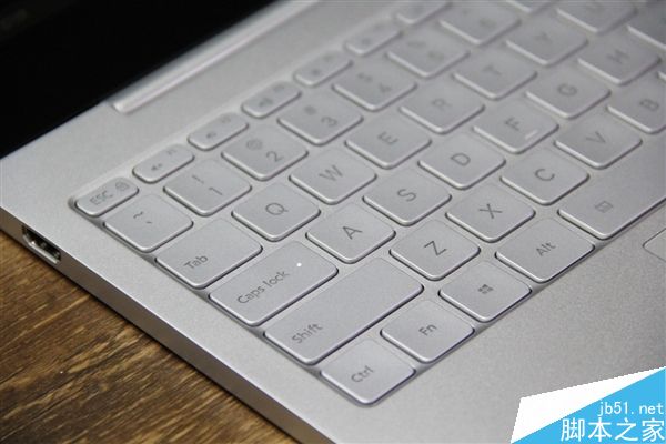 12.5英寸小米笔记本Air 4G版开箱图赏:全金属机身