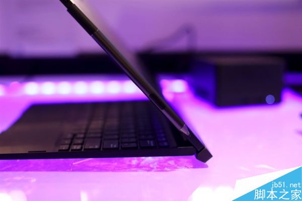 戴尔发布首款无线充电笔记本Latitude 7285