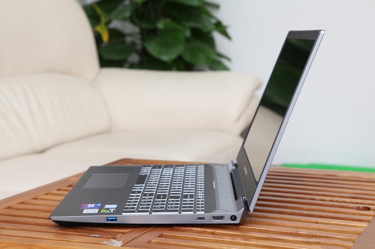不只是高颜值 雷神911Air全面屏游戏本详细评测结果揭晓