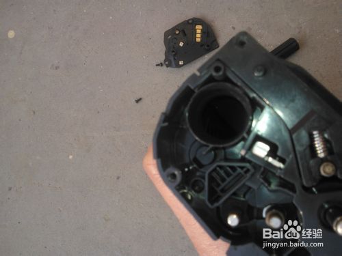 联想M1705 打印复印一体机的加粉过程图解