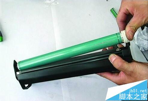 惠普HP 6L激光打印机硒鼓没粉了怎么灌粉?