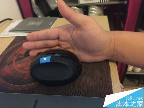 微软Sculpt Ergonomic Mouse大鼠标该怎么使用?