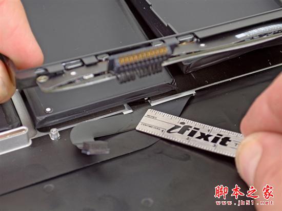 苹果新发布本本MacBook Pro Retina版本拆机详细过程（大量组图）