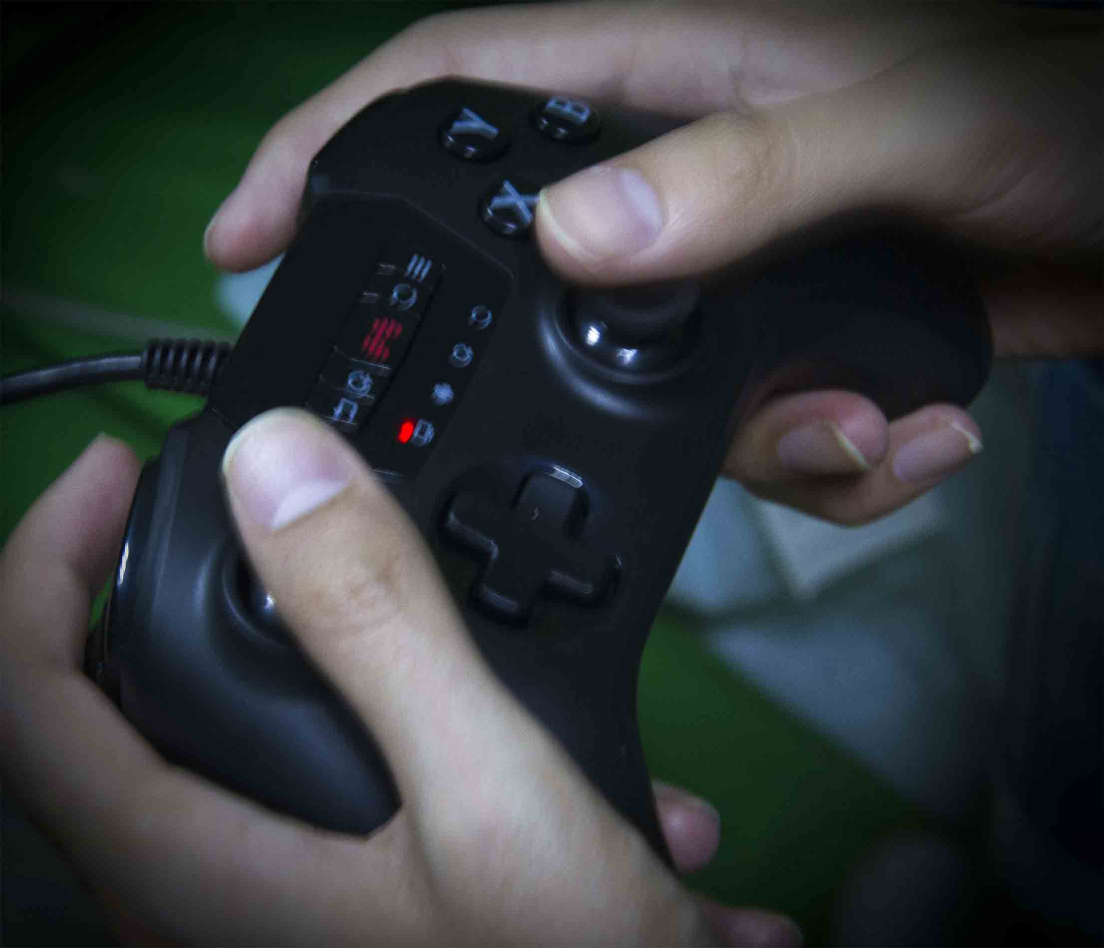 北通斯巴达2游戏手柄怎么样 北通斯巴达2游戏手柄开箱体验评测