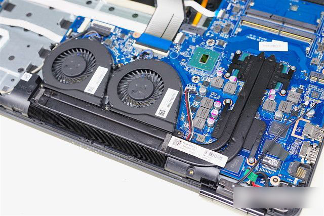 做工散热都非常优秀 惠普暗影精灵II笔记本拆机图解全过程