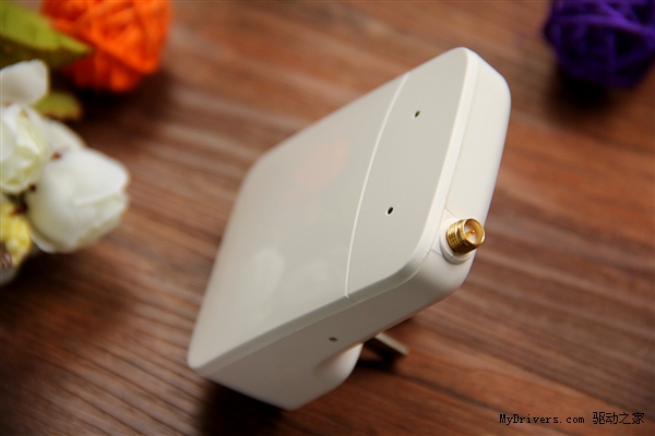 300Mbps Wi-Fi增强神器新版极卫星2015开箱图赏