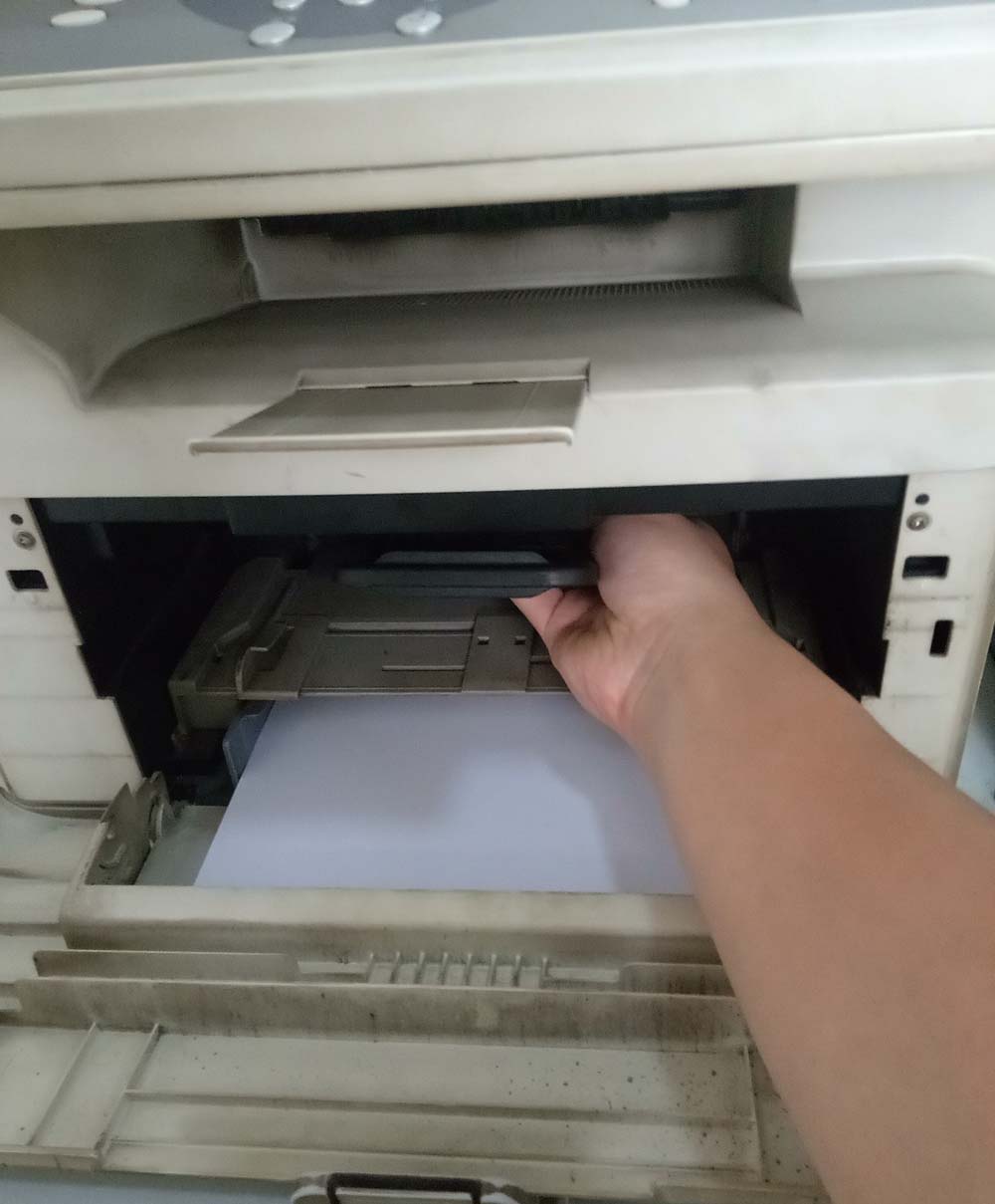 打印复印一体机怎么换硒鼓?
