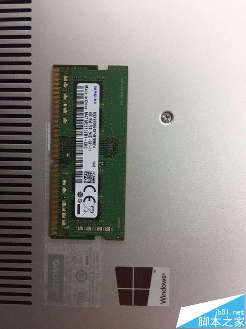 联想yoga710 14笔记本怎么拆机更换内存?