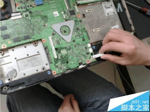 戴尔M5010笔记本怎么拆机清灰?