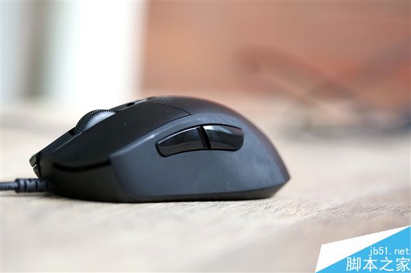 罗技有线版G403游戏鼠标图赏:支持1680万色RGB灯光