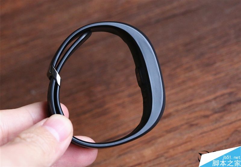 魅族首款智能手环H1开箱+上手体验评测:物有所值的产品