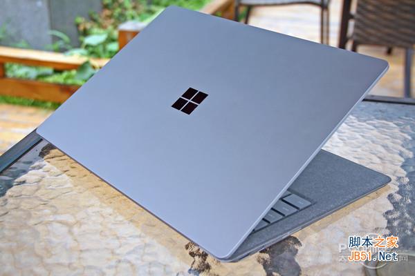 苏菲和幽灵年度对决：微软Surface Laptop与惠普Spectre 13轻薄本详细对比评测图解
