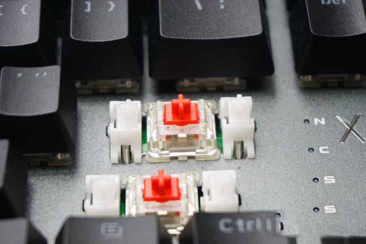德国Cherry MX轴 影驰星极XANOVA磁爆 XK700 RGB键盘详细图文评测