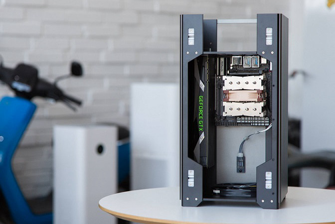 小体积却有大能量18核 i9-7980XE迷你小机箱装机教程实录