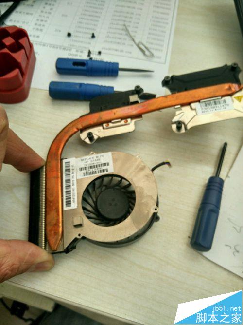 惠普hp445g1笔记本怎么拆机清灰?