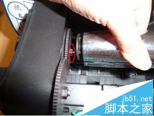 北洋条码2100e打印机怎么自己更换色带?