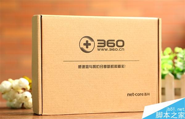 360安全路由5G版图赏：薄如鼠标垫