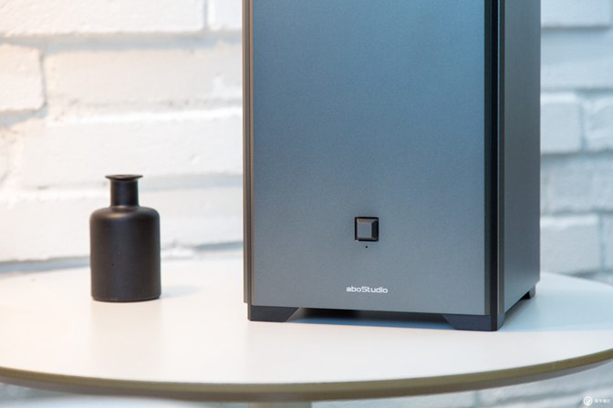 小体积却有大能量18核 i9-7980XE迷你小机箱装机教程实录