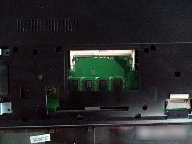 华硕X550C怎么拆机 华硕X550C清理灰尘与升级SSD图文教程