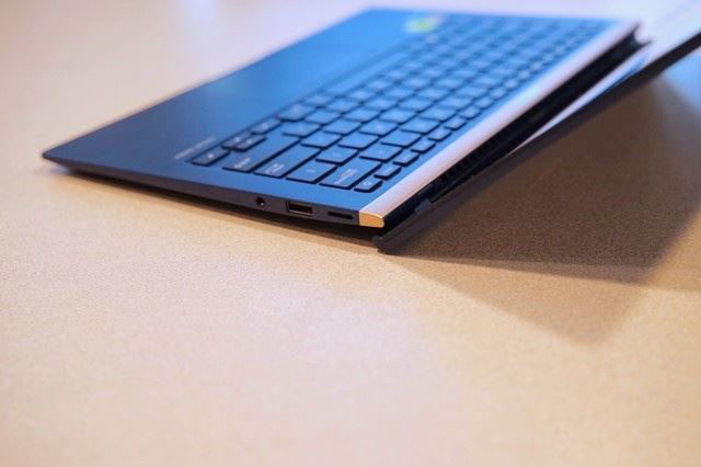 华硕灵耀Deluxe14内部做工怎么样 华硕灵耀Deluxe14拆解简评