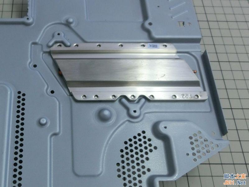 CUH-1200版本PS4游戏机完全拆解图赏：偷工减料or工艺升级?