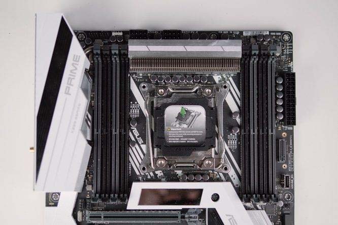 Intel 18核心酷睿i9-9980XE处理器怎么样 i9-9980XE处理器详细评测