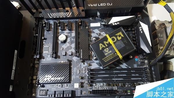 AMD Ryzen+映泰X370主板成功点亮 Ryzen加入液氮细节图
