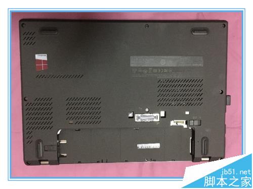 thinkpad X260笔记本怎么拆机换硬盘?