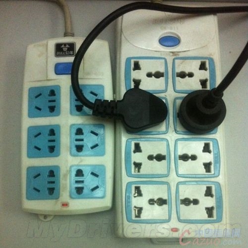 万能插线板千万别买 质量不好容易烧坏