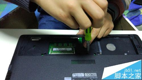 华硕X352W笔记本怎么拆机清理风扇?