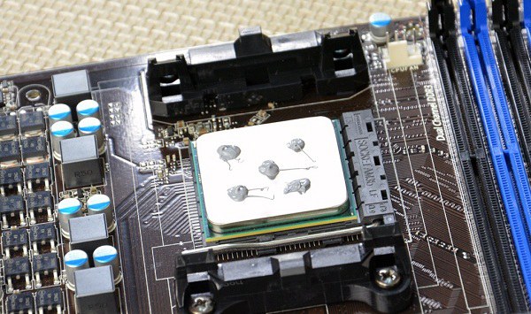 图文直播电脑组装过程：AMD定制八核独显DIY装机教程
