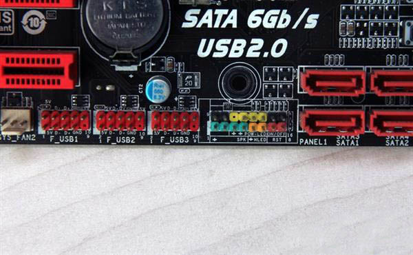 小白秒变大神:安装CPU/散热器/电源/跳线教程