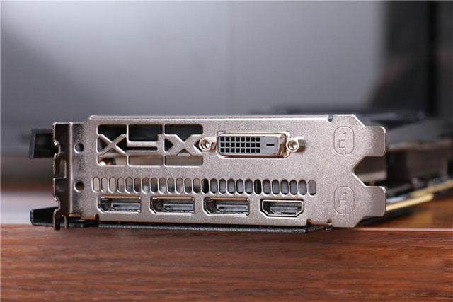 全侧透DIY装机实录：超详细i7-7700K配RX580组装电脑教程(附配置清单)