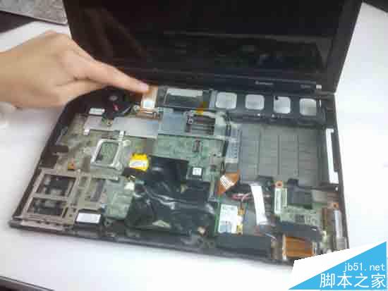 联想 Thinkpad x201i怎么拆机清理风扇灰尘?
