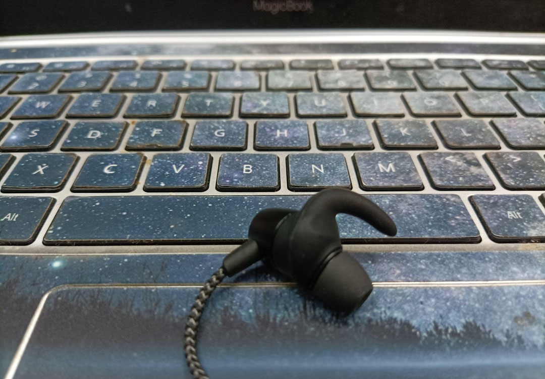 HIK Z1S挂脖式耳机怎么样?HIK Z1S挂脖式运动耳机测评