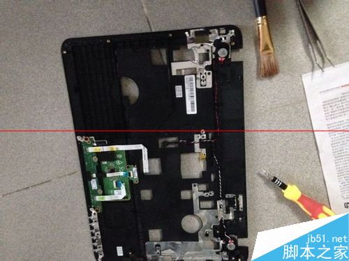 东芝L700怎么拆机清灰？