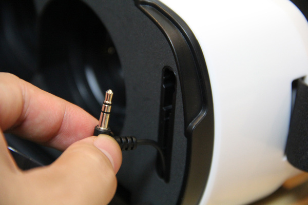 暴风VR硬件-魔镜3评测：享受沉浸式体验