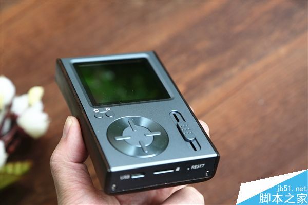 七彩虹HIFI C10开箱图赏:更加便携外观更精简