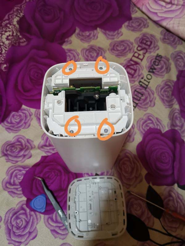 华为移动路由5G CPE pro拆解图